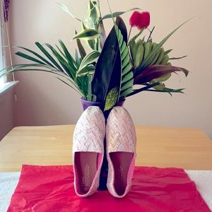 ❤️ TOMS WITH HEART PRINT ❤️